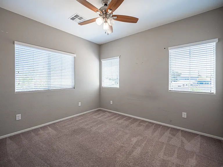 2715 Amazing Meadows Ave — Photo 36