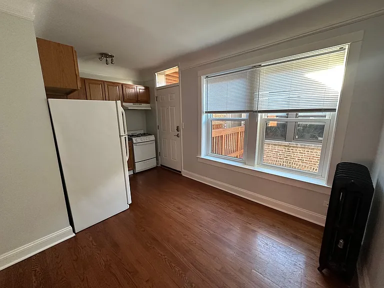 1377 W Greenleaf Ave #3N — Photo 12