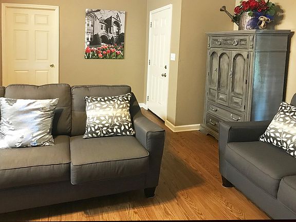 3rd image of 307 Shiloh Dr