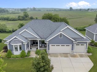 722 Westbridge Trl, Waunakee, WI 53597