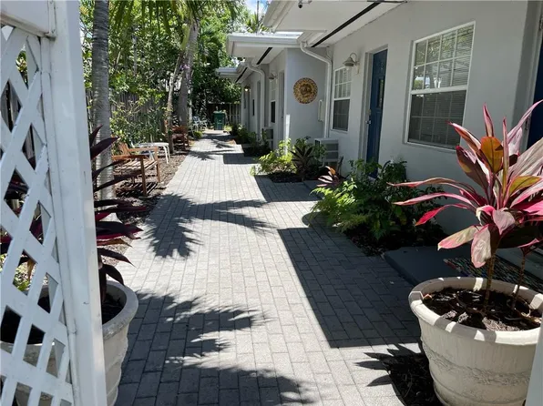 832 NE 16th Terrace, Fort Lauderdale, FL 33304