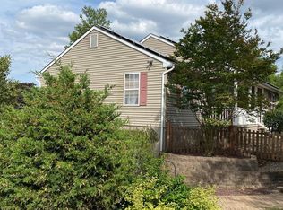 394 Croshaw Rd, Wrightstown, NJ 08562