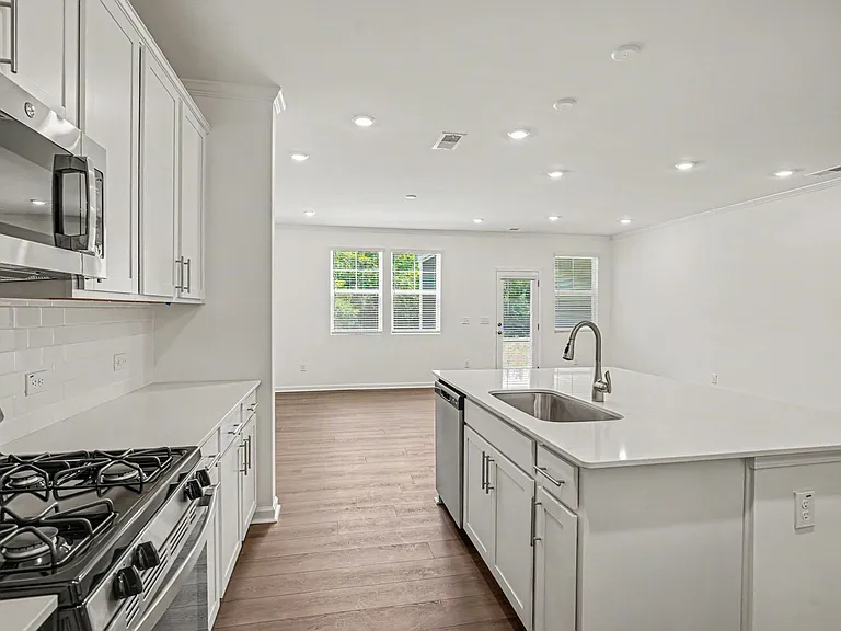 2934 Hickory Field Dr — Photo 10