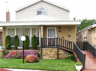 9150 S Paxton Ave, Chicago, IL 60617