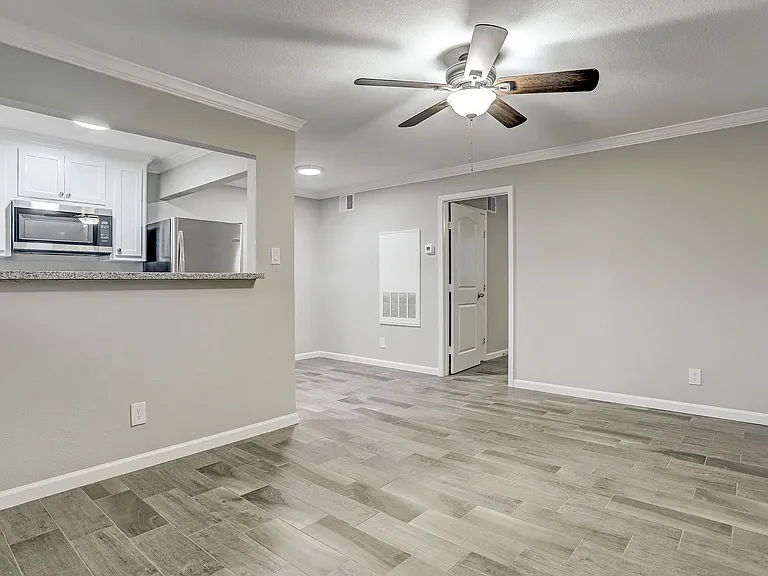 TLP Hawthorne — Photo 13