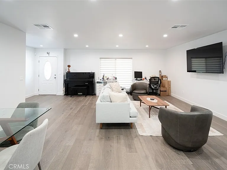 2848 N Frederic St — Photo 11