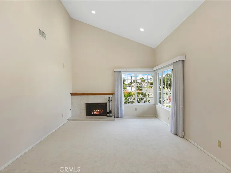 14602 Bel Aire St — Photo 7