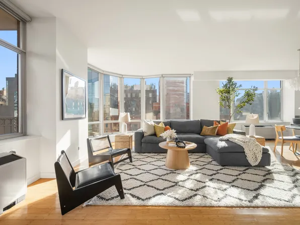 201 West 17th Street image 2 of 16