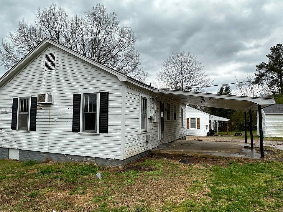 1038 W Cherry Ave, Selmer, TN 38375 MLS 10145644 Zillow