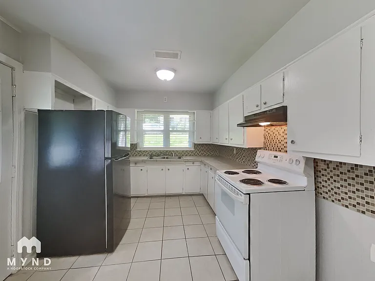 510 9th Ave — Photo 3