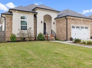 3271 Elmwood Park Dr, New Orleans, LA 70114
