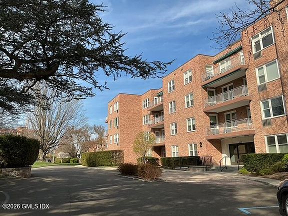 2nd image of 2 Putnam Ct APT 2E