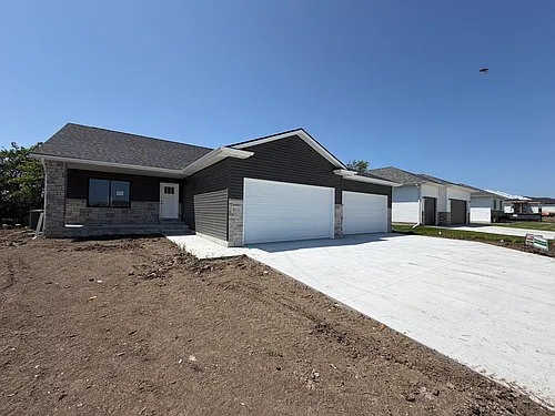 8111 Kallum Dr Photo 1
