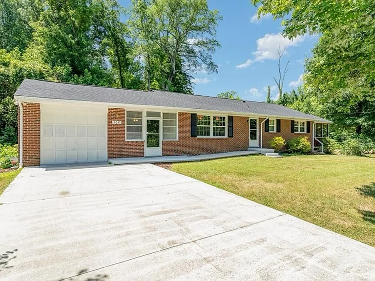 3035 Ridgemeadow Dr — Photo 1