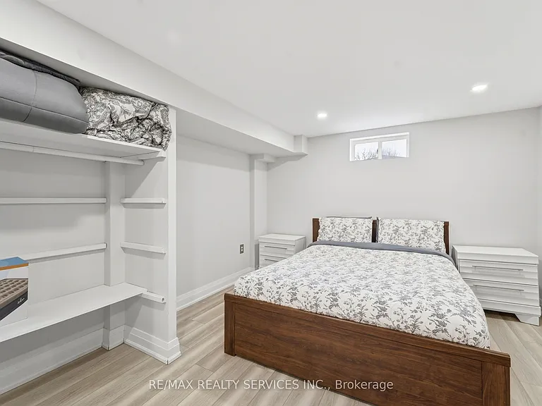 1305 Consort Cres #BASEMENT — Photo 18