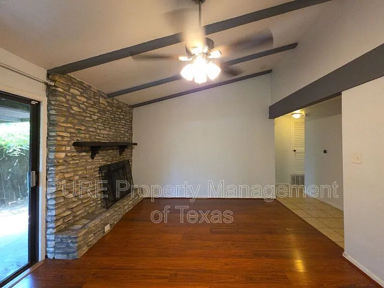 3000 Lakeside Dr — Photo 13