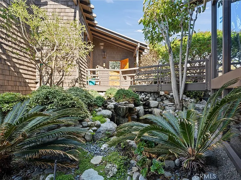1911 Ocean Way — Photo 26