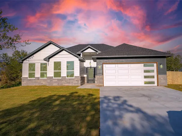 5701 Stonegate Cir, Granbury, TX 76048