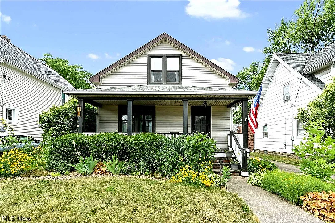 3 bed, 1600 sqft, $2,300 — Photo 1