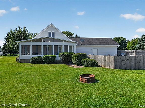 4th image of 9145 Apple Orchard Dr
