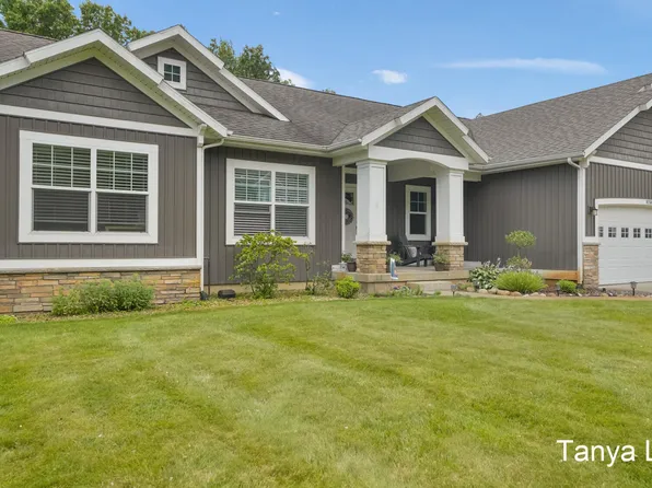 9266 Trafalgar Dr SE, Alto, MI 49302