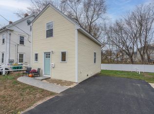 12 Green St, Rochester, NH 03868