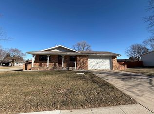 211 Wansink Ave, Sheldon, IA 51201