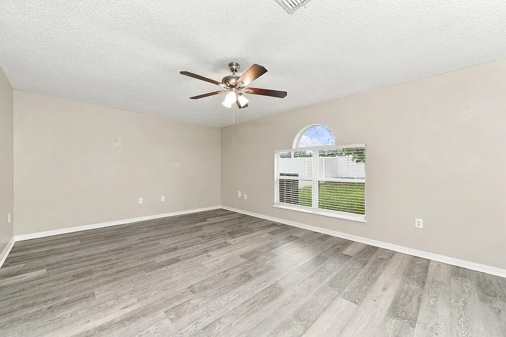 4 bed, 2.5 bath, 2222 sqft, $2,630 — Photo 4