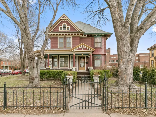 295 S 8th St, Council Bluffs, IA 51501