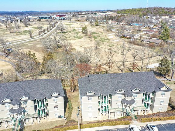 5th image of 815 Holiday Ridge #I-11