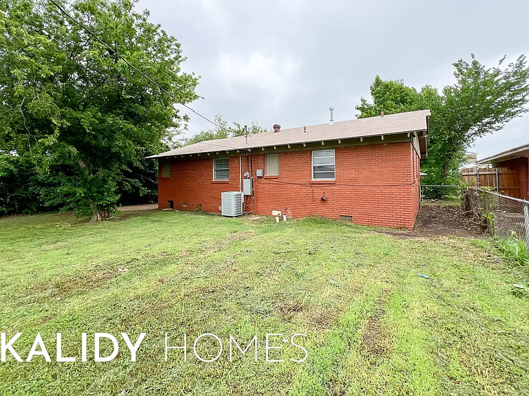402 W Fairchild Dr — Photo 20