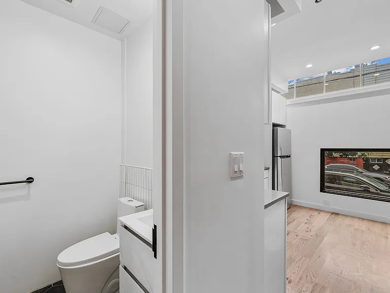 1815 Woodbine St #1C — Photo 16