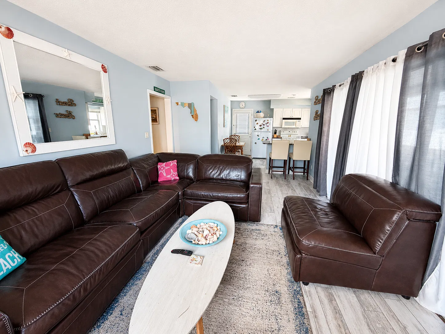 2 bed, 983 sqft, $3,200 — Photo 3