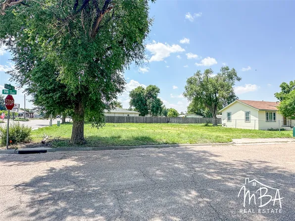 1101 N 9th St, Garden City, KS 67846