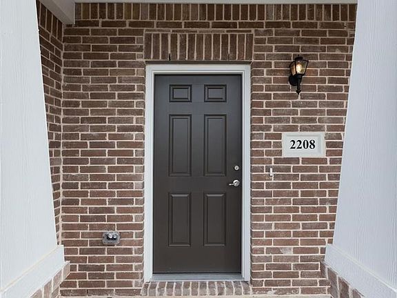 2nd image of 2208 Greystone Dr