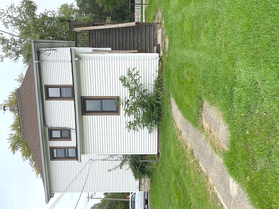 2nd image of 21 S Elm St