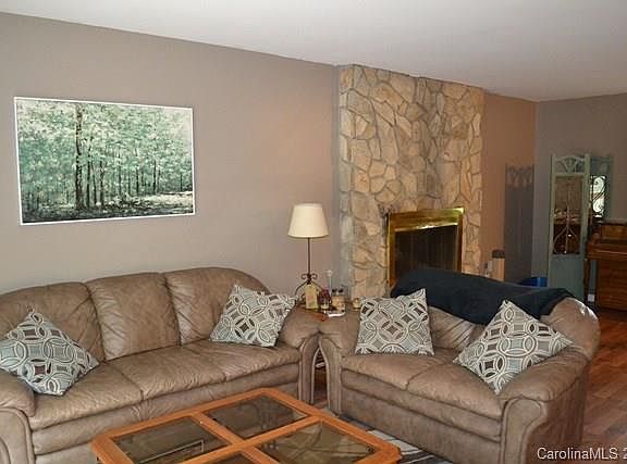 4th image of 7900 Park Vista Cres