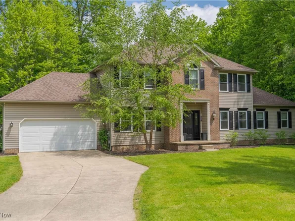 229 Skylane Dr, Northfield, OH 44067