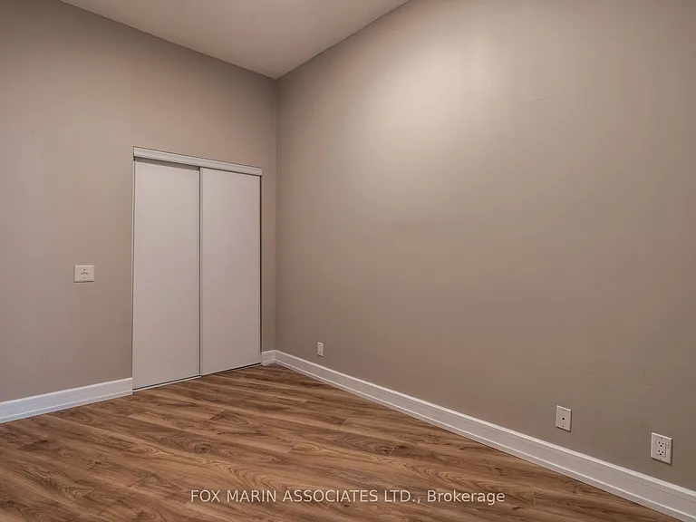 112 George St S #S403 — Photo 14