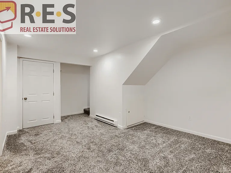 1254 Monarch Dr #B — Photo 8