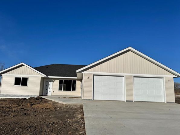 146 Front St, Tracy, MN 56175
