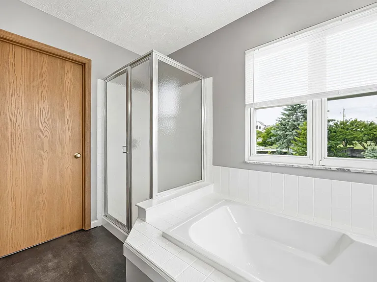 3033 Jamestown Dr — Photo 19