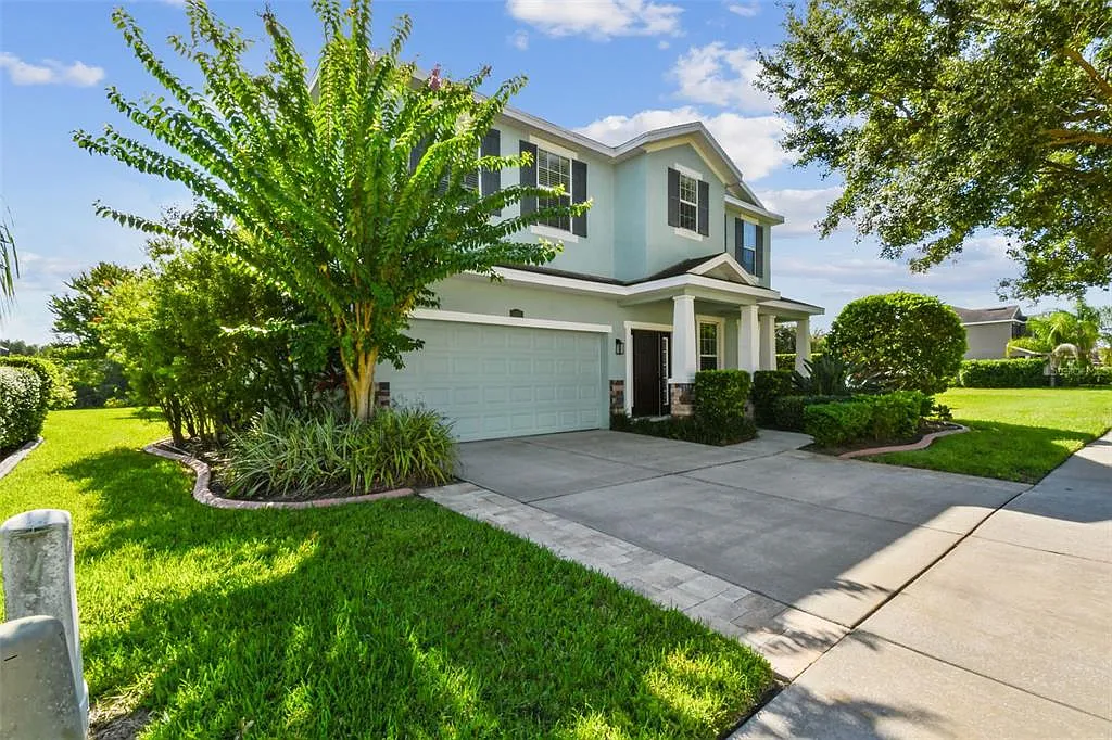 4 bed, 2.5 bath, 2731 sqft, $2,950 — Photo 3
