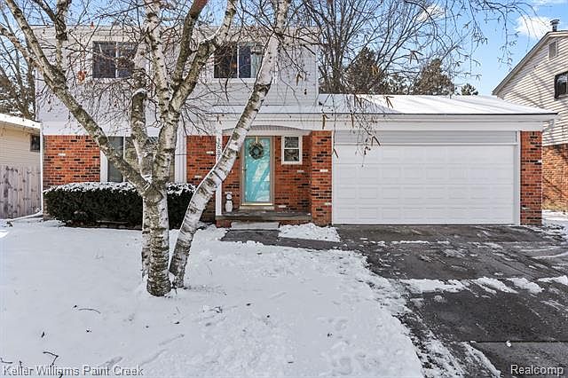 1st image of 1688 Lakewood Dr