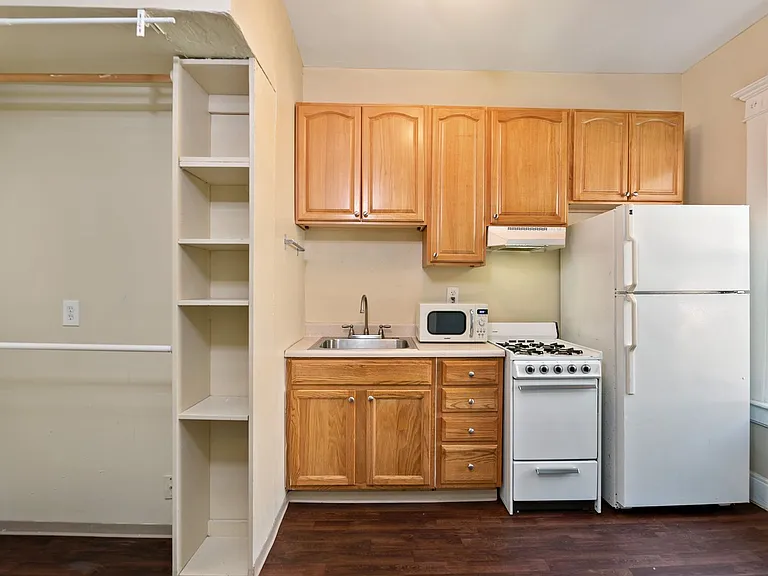Abbey Park Apartments — Photo 37
