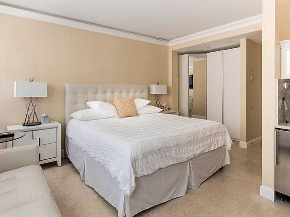 4th image of 235 Sunrise Ave #3018