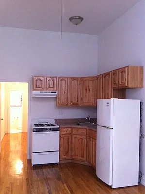 Rented by Roth Realty Management LLC | media 6