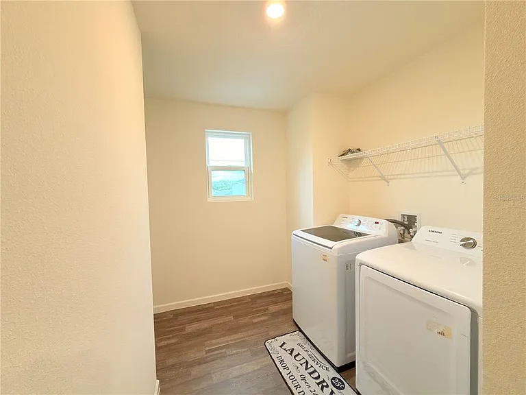 733 James Ct — Photo 25