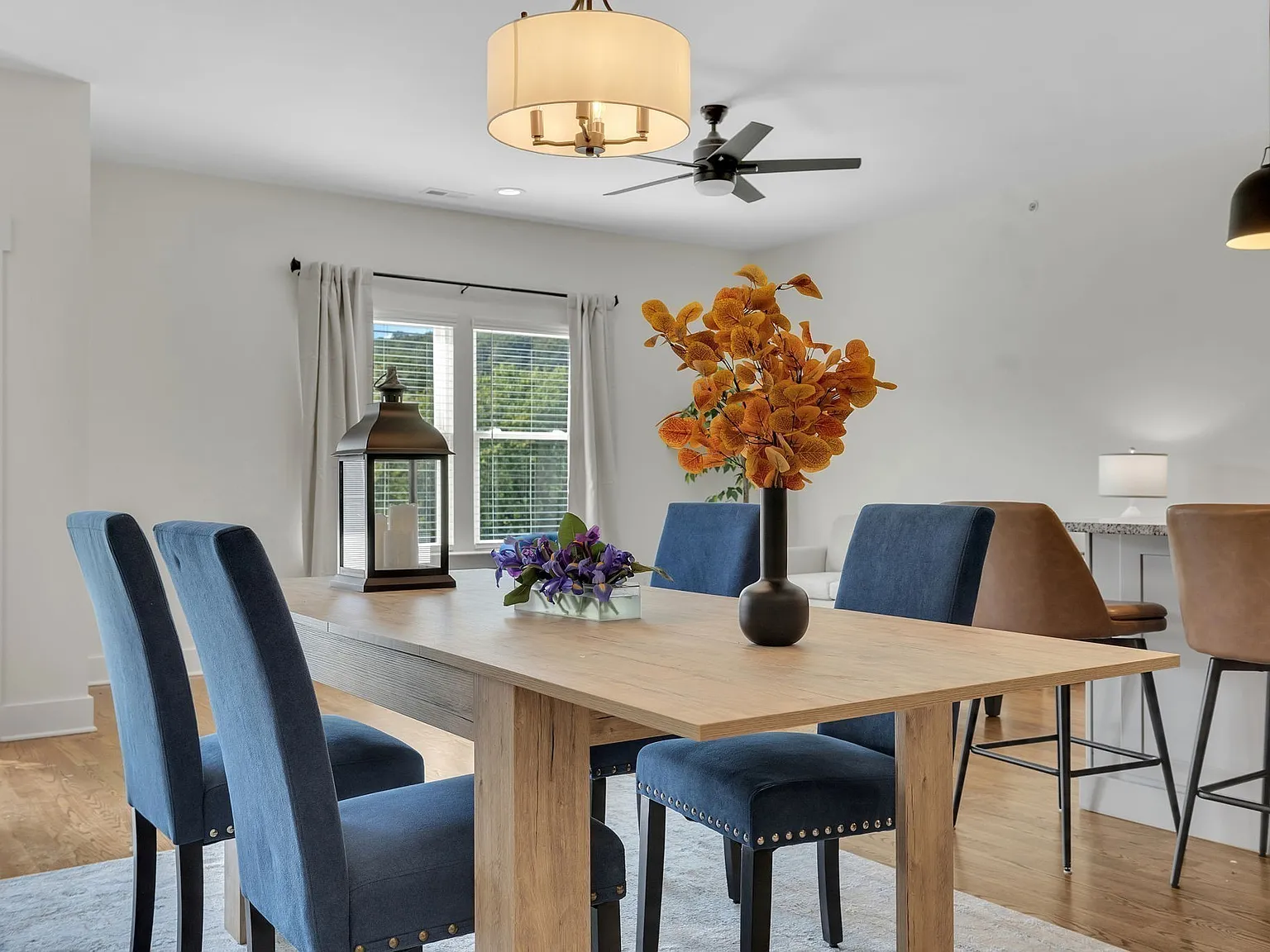 3 bed, 3.0 bath, 1837 sqft, $2,500 — Photo 4