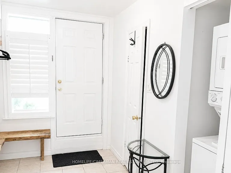 114 Connaught Ave #BASEMENT — Photo 2
